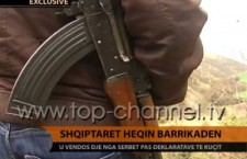 Наоружани шиптарски цивили у присуству припадника пољског КФОР-а уклањају блокаду (видео)