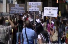 Протест средњошколаца у Косовској Митровици против НАТО окупатора (видео)