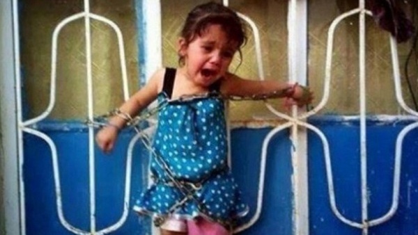ЗВЕРИ: Сиријски побуњеници девојчицу натерали да гледа убиство родитеља!