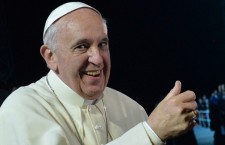 „Папа Фрања одложио посету Србији због избора“