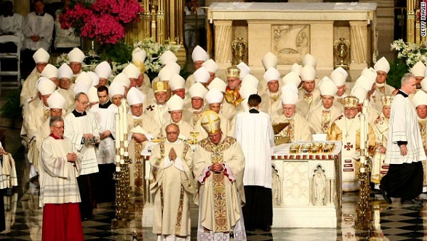 Француски бискупи прекројили текст молитве „Оче наш“