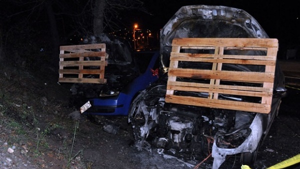 Рударе: Запаљена два аутомобила директора Телекома за КиМ