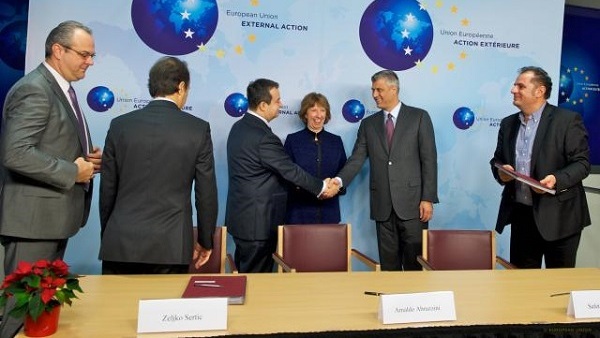 У Бриселу потписани споразуми привредних комора Србије и „Косова“ (ВИДЕО)