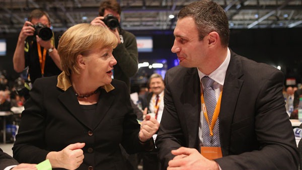 Шпигл: Боксер Кличко под вођством Меркелове