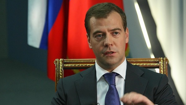 Медведев: Појављивањем на Мајдану страни политичари се грубо мешају у унутрашње ствари Украјине