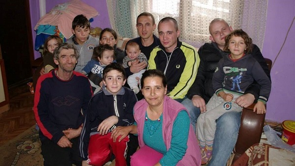 У посети најбројнијој србској породици на Косову и Метохији