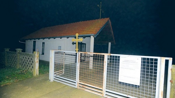 Скрнавили српско гробље у Осијеку, урезали усташки симбол у Сплиту! (ФОТО)