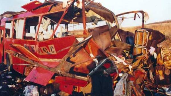 Тринаест година од напада на аутобус „Ниш експреса“ у коме је погинуло 12 Срба који су ишли на Задушнице у Грачаницу