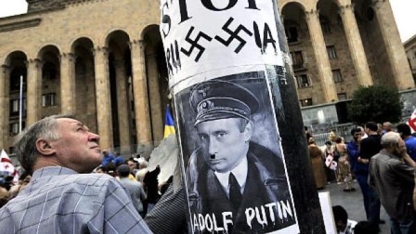Шварценберг: Путин делује по истом принципу као Хитлер