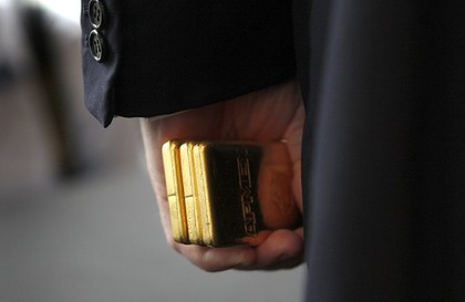 Амерички банкари краду чије год злато стигну
