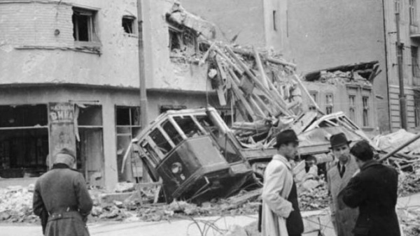 На данашњи дан: Немачка у Другом светском рату без објаве рата напала Краљевину Југославију; НАТО бомбардовао центар Приштине и убио 10 цивила