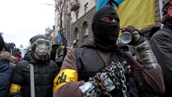 Екстремисти „Десног сектора“ стигли у Славјанск да угуше протест