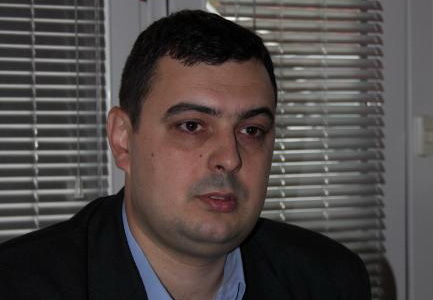 Петар Милетић позива да се Срби до краја интегришу у нелегалне – косовске институције