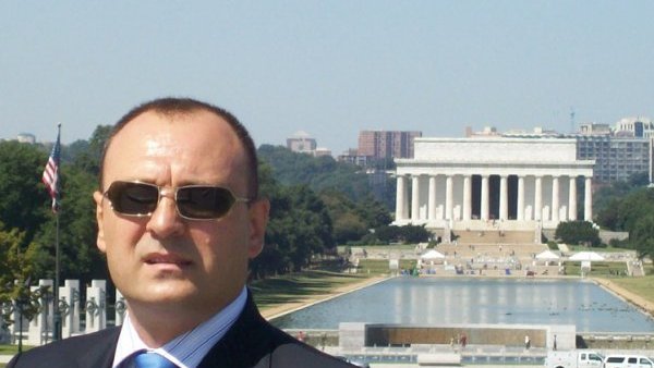 Такозвани заменик косовског премијера Слободан Петровић: Жалосно што прете Дечанима