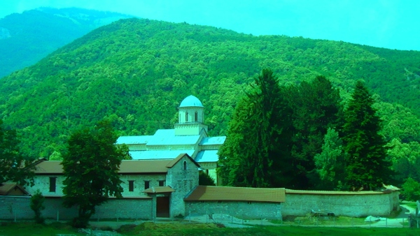 Манастир Високи Дечани још чува италијански Кфор