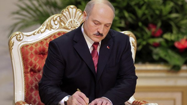 Лукашенко уводи кметство?