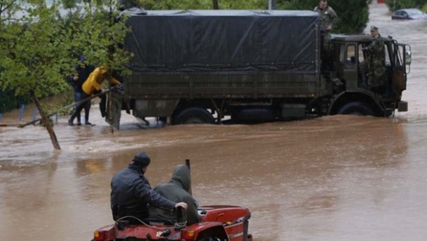 Република Српска: У Добоју двадесет мртвих, укупно у поплавама погинуло 24 људи