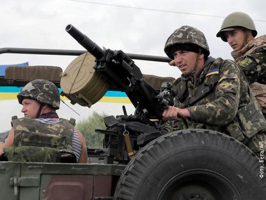 Борбе око касарне Граничне службе Украјине у Луганску прошириле се на град, жртава има на обе стране, као и међу цивилима