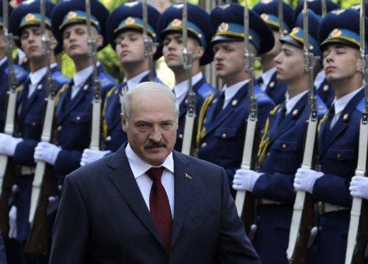 Б92: (Не)синхрона спољна политика Србије – састанци и са Меркеловом и са Лукашенком