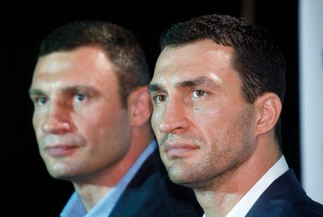 Браћа Кличко купују опрему за казнени батаљон партије УДАР