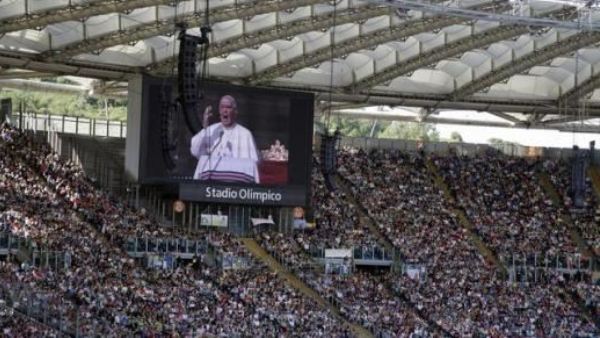 Папа Фрања: Ђаво жели да уништи породицу