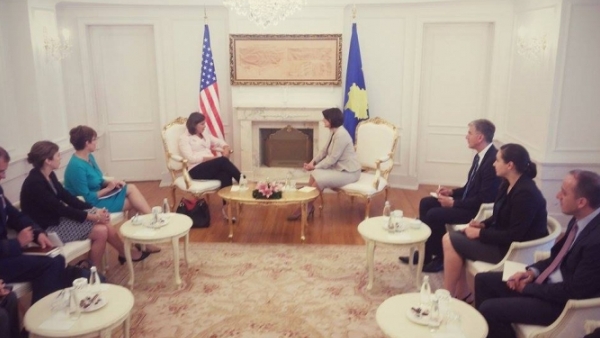 Јахјага захвалила Нуландовој на подршци САД – „Пут Косова је пут ка НАТО и ЕУ“