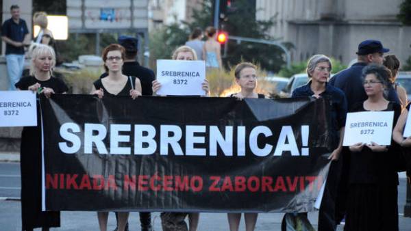 Невладине организације траже од Томислава Николића да установи Дан сећања на Сребреницу