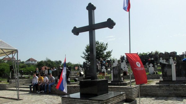Братунац: Служен парастос за 3267 убијених Срба