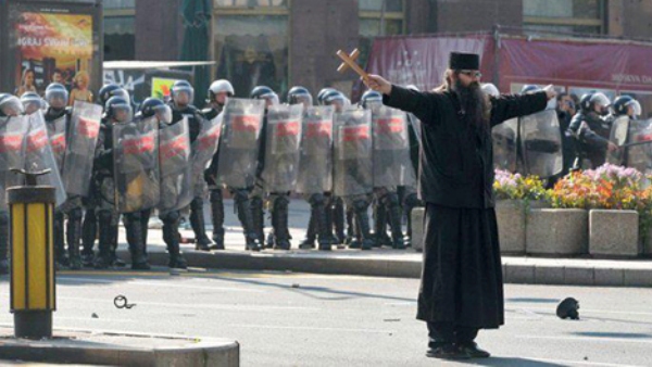 Монах Антоније на слободи: Изађите сви на протесте против САТАНИСТИЧКОГ РИТУАЛА званог „ГЕЈ ПАРАДА“
