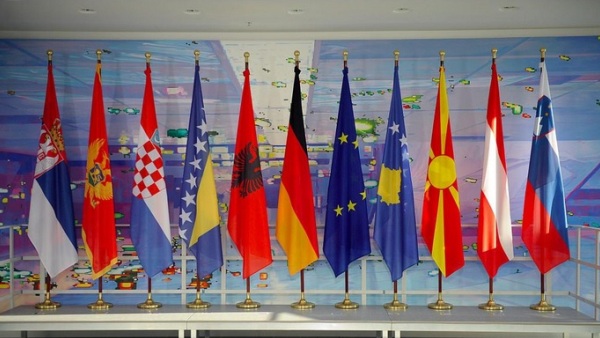 Шта нисмо знали о конференцији о Западном Балкану: заставе Србије и „Косова једнаке и на истом месту“