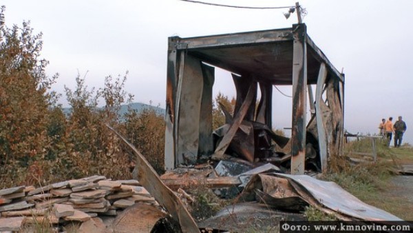 Објекат црквеног одбора који су Шиптари запалили у Звечану (ФОТО)