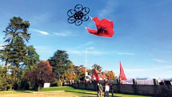 Шиптари лансирали дрон испред зграде УЕФА и вређали Србију! (ВИДЕО)