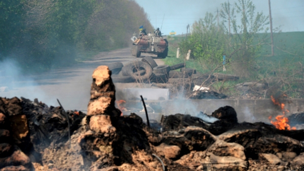 Eксплозиjе и артиљериjска ватра на аеродрому у Доњецку