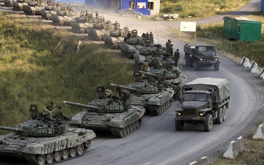 Званичник ЕУ: Постављамо тенкове, рат са Русијом је неминован