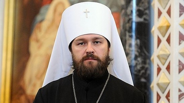 Иларион Алфејев: Руска црква жели да посредуjе између Београда и Скопља