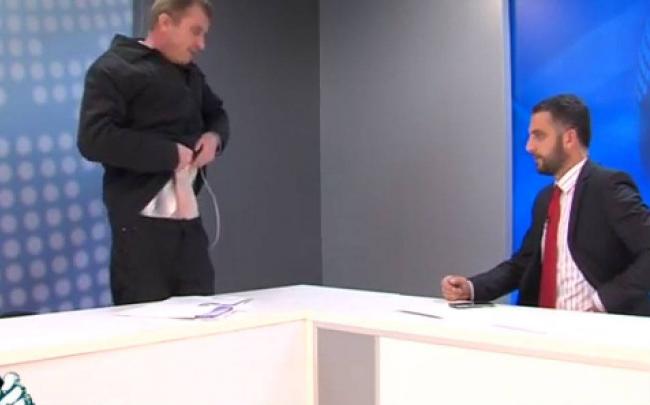 СКАНДАЛ: Албански доушник и осуђени ПЕДОФИЛ скидао се на ТВ-у (ВИДЕО)