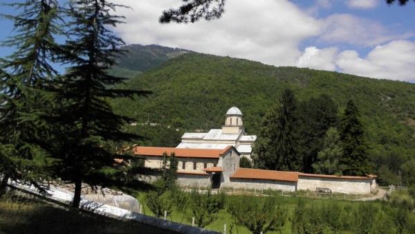Албанци манастиру Високи Дечани отимају 24 хектара!