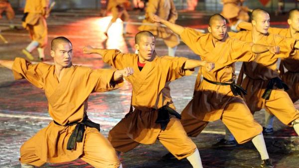 Монаси будистичког самостана Шаолин учествују на фестивалу витештва у манастиру Манасија