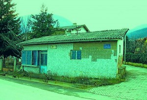 Кафић ''Панда'' у Пећи где је  14. децембра 1998. године убијено шест српских младића [1280x768]