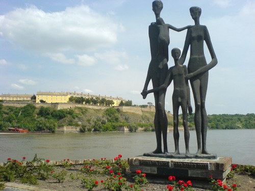 Spomenik žrtvama Novosadske racije