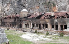 Манастир Свети Архангели код Призрена су страдали 17. марта 2004.г. - 1 [800x600]