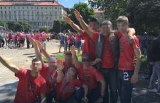 УСТАШИЈАДА – Хрватски матуранти фашистичким поздравом прославили крај школовања