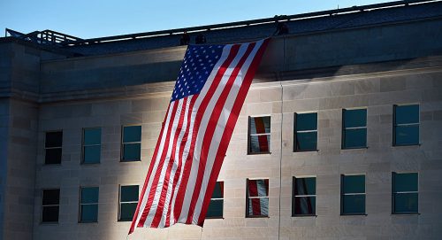 Američka zastava na zgradi