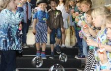 БОЛЕСНА ЕВРОПА: У Генту организована „школска свадба“ два дјечака