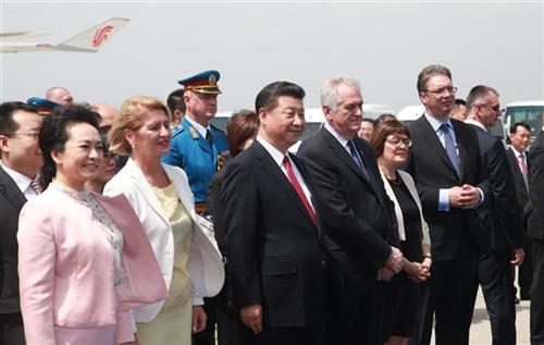 Кински председник Си Ђинпинг на београдском аеродрому