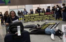 Рио: Транспарент полиције на аеродрому „Добродошли у пакао“