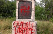 „Свастика“ на споменику далматинским партизанима