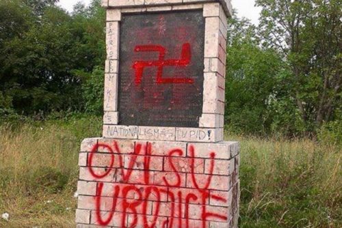 Свастика на споменику партизанима, Срб, Хрватска