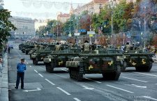 У Кијеву одржана војна парада, али је украјинска армија страшна само по својој бројности