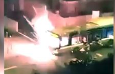 Париз: Запаљен аутобус, узвикивали Алаху Акбар (видео)